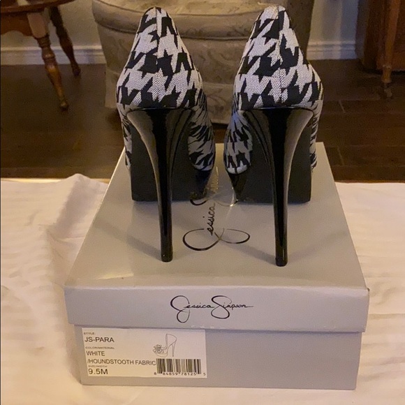 Jessica Simpson 5” Platform Heels - Picture 5 of 6